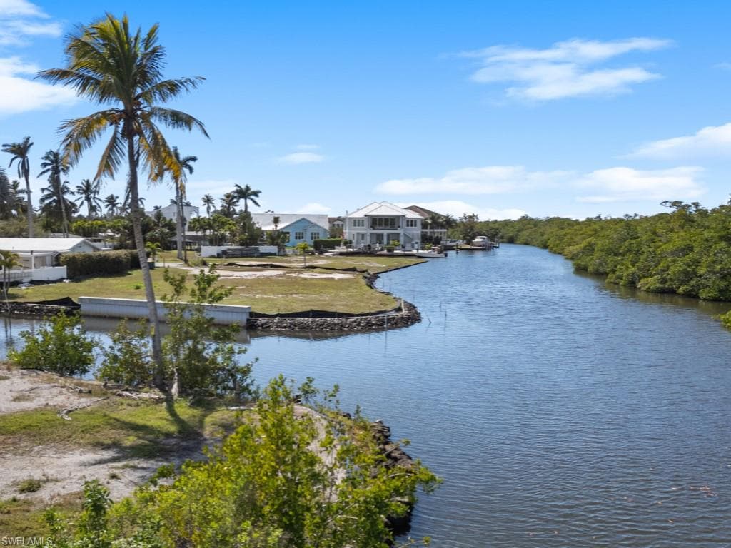 1100 Rainbow Dr, Naples, FL 34104-8