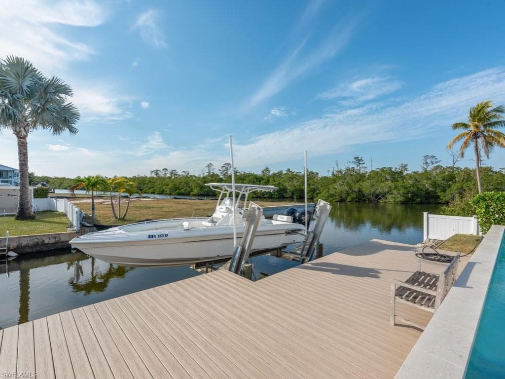 1100 Rainbow Dr, Naples, FL 34104-9
