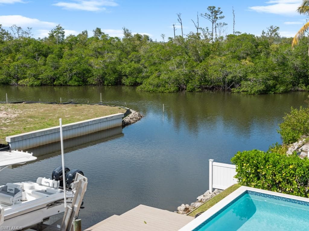 1100 Rainbow Dr, Naples, FL 34104-10