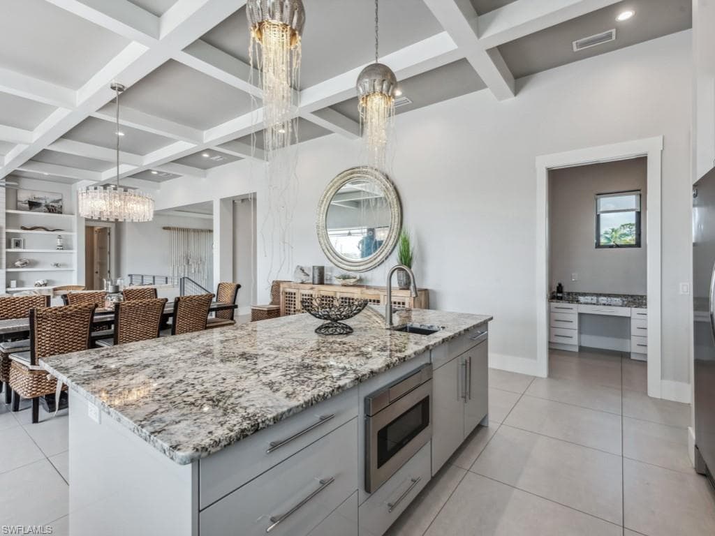 1100 Rainbow Dr, Naples, FL 34104-19