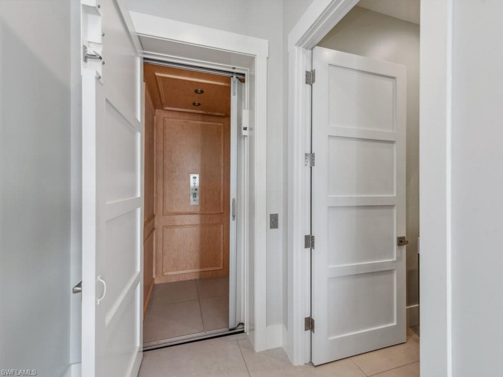 1100 Rainbow Dr, Naples, FL 34104-27