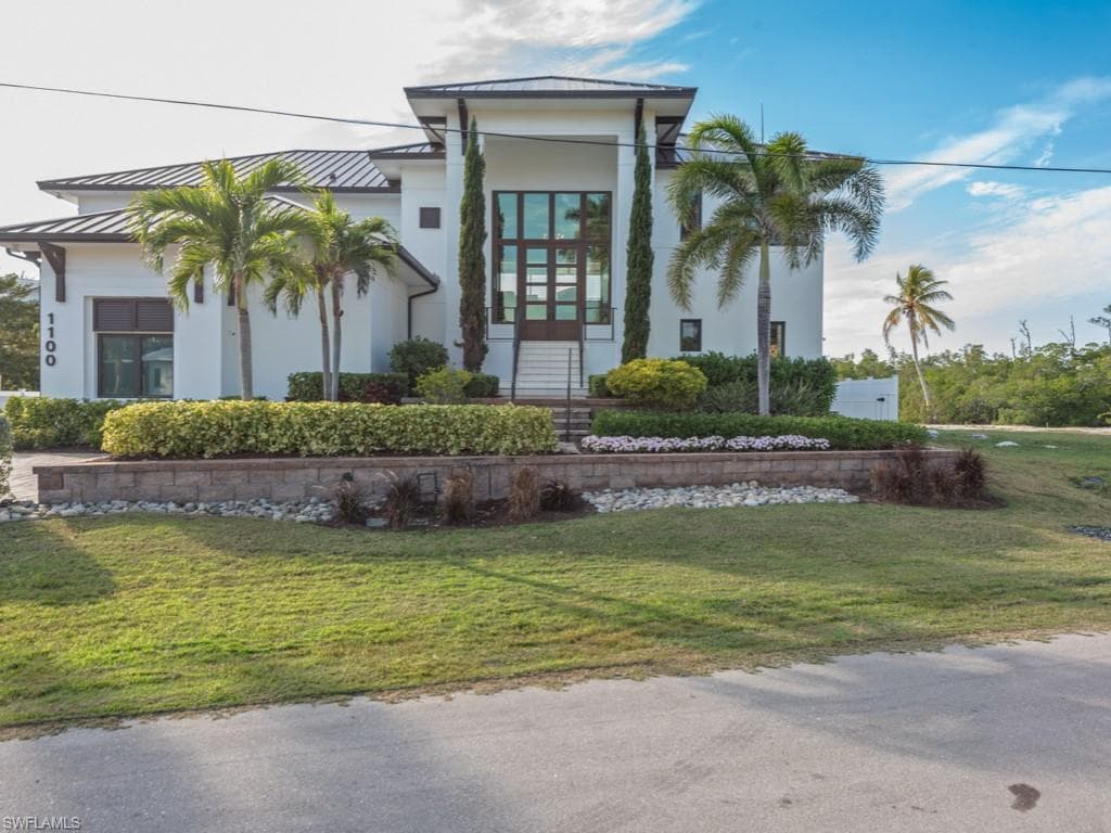 1100 Rainbow Dr, Naples, FL 34104-1