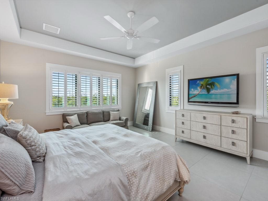 1100 Rainbow Dr, Naples, FL 34104-30