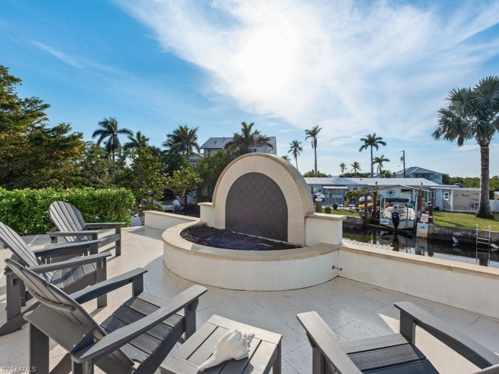 1100 Rainbow Dr, Naples, FL 34104-38