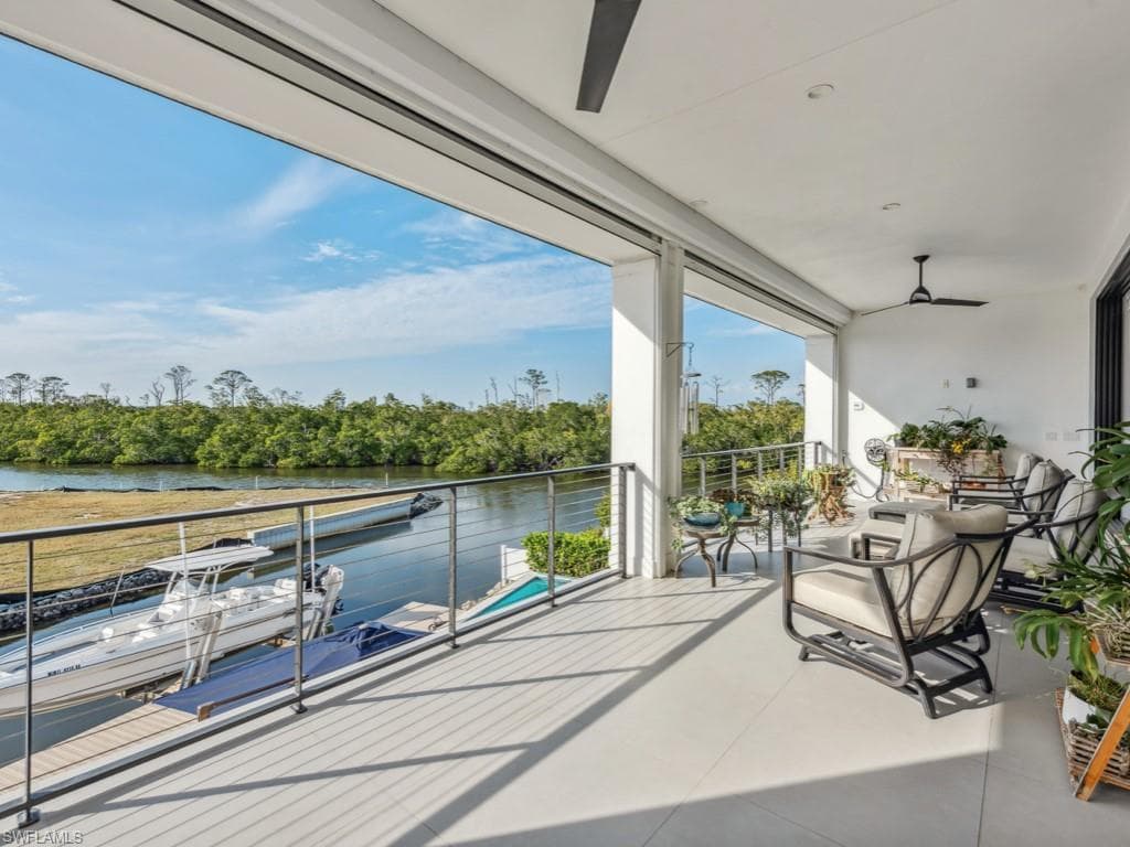 1100 Rainbow Dr, Naples, FL 34104-49