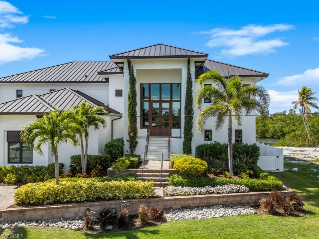 1100 Rainbow Dr, Naples, FL 34104-5