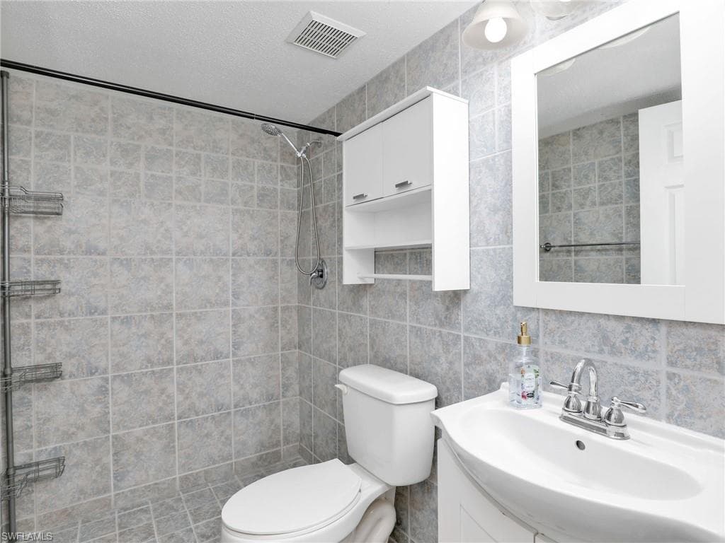 744 Landover Cir 101, Naples, FL 34104-17