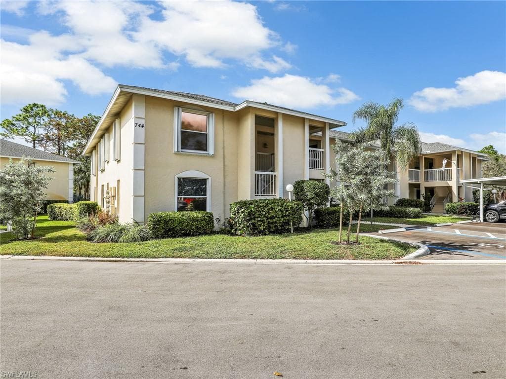 744 Landover Cir 101, Naples, FL 34104-1
