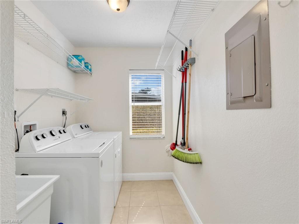 744 Landover Cir 101, Naples, FL 34104-19