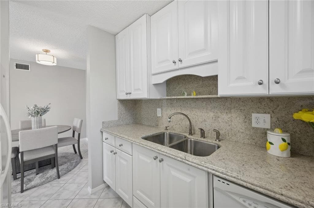766 Central Ave 313, Naples, FL 34102-11