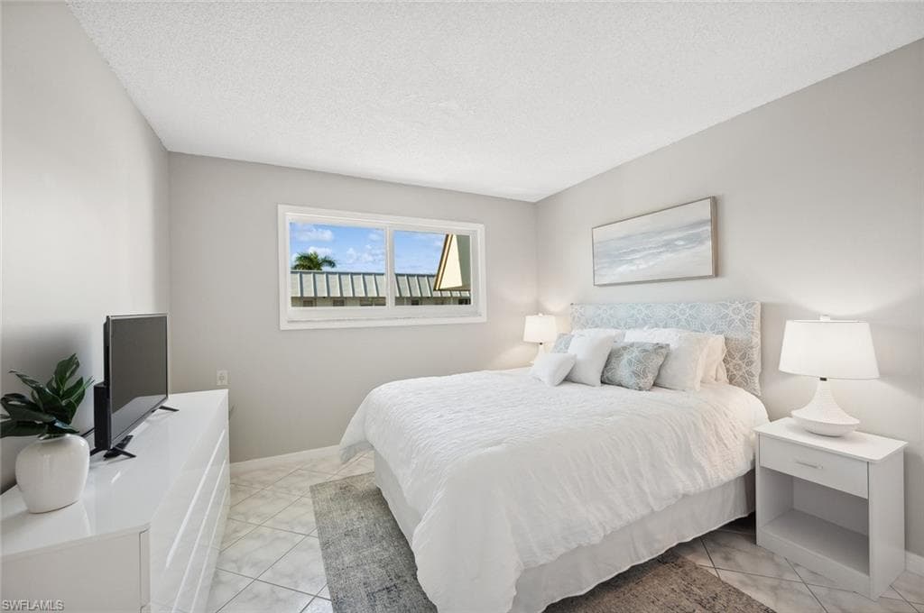 766 Central Ave 313, Naples, FL 34102-16