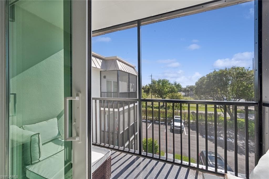 766 Central Ave 313, Naples, FL 34102-18