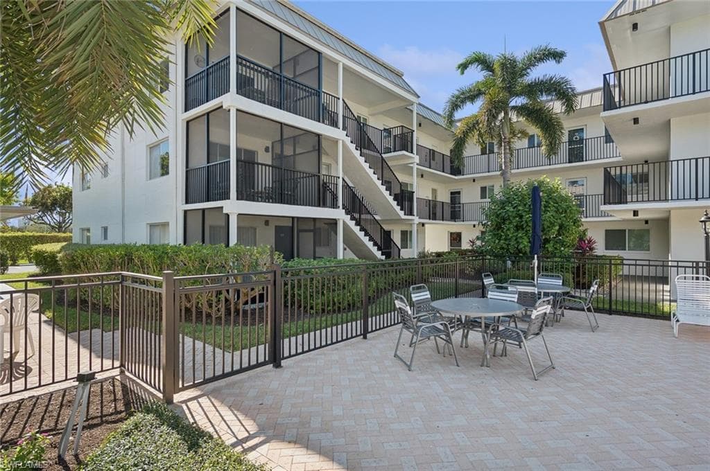 766 Central Ave 313, Naples, FL 34102-20
