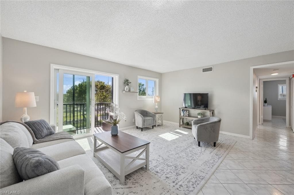 766 Central Ave 313, Naples, FL 34102-4