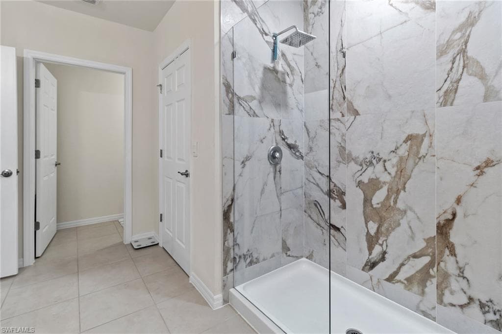 204 25th Ave, Cape Coral, FL 33991-25