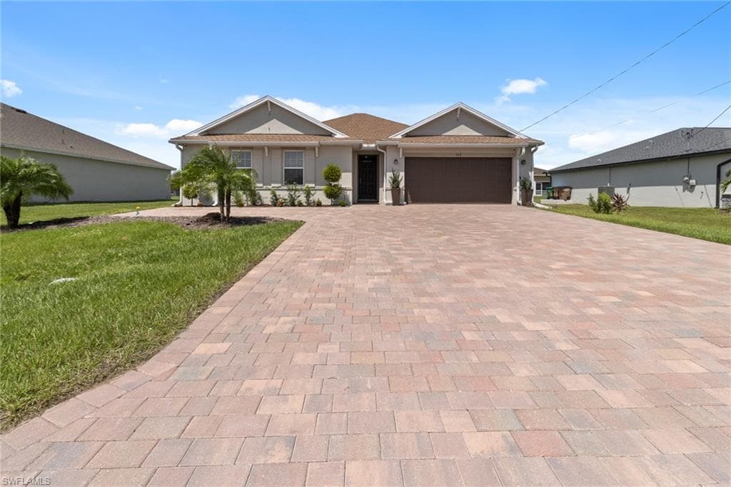 204 25th Ave, Cape Coral, FL 33991-2