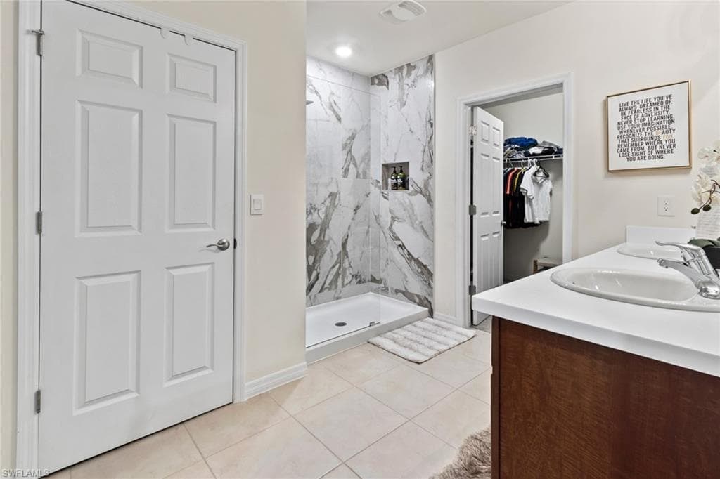 204 25th Ave, Cape Coral, FL 33991-30