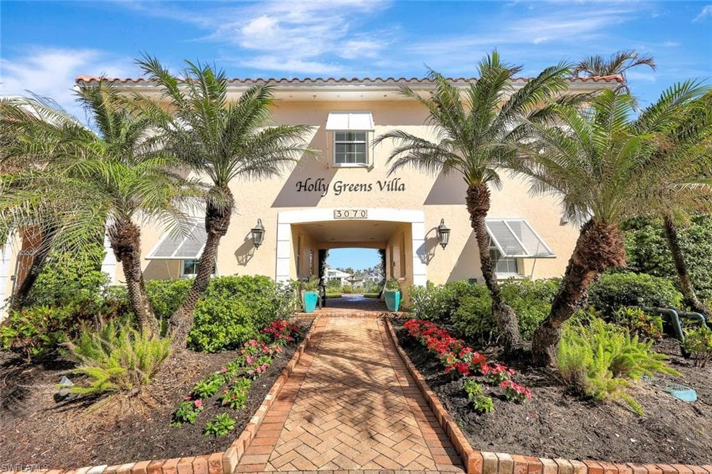 3070 Gulf Shore Blvd N 105, Naples, FL 34103-2