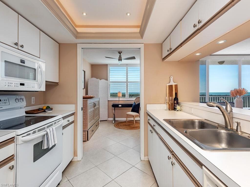 6361 Pelican Bay Blvd 503, Naples, FL 34108-6