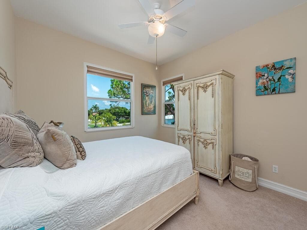 636 102nd Ave N, Naples, FL 34108-16