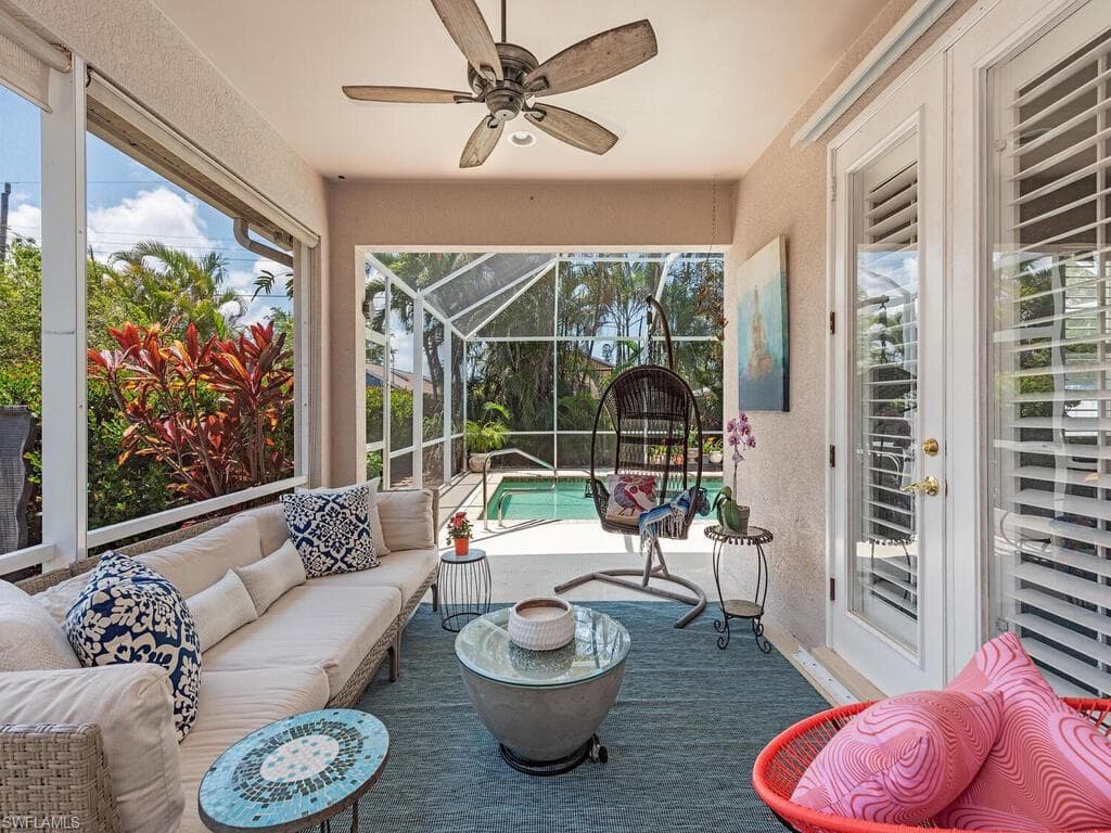 636 102nd Ave N, Naples, FL 34108-5