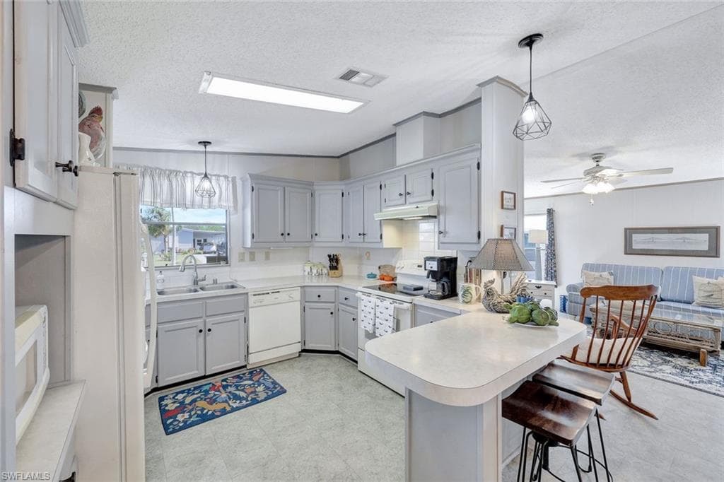 1753 Beverly Dr, Naples, FL 34114-9