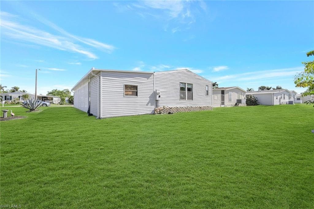 1753 Beverly Dr, Naples, FL 34114-25