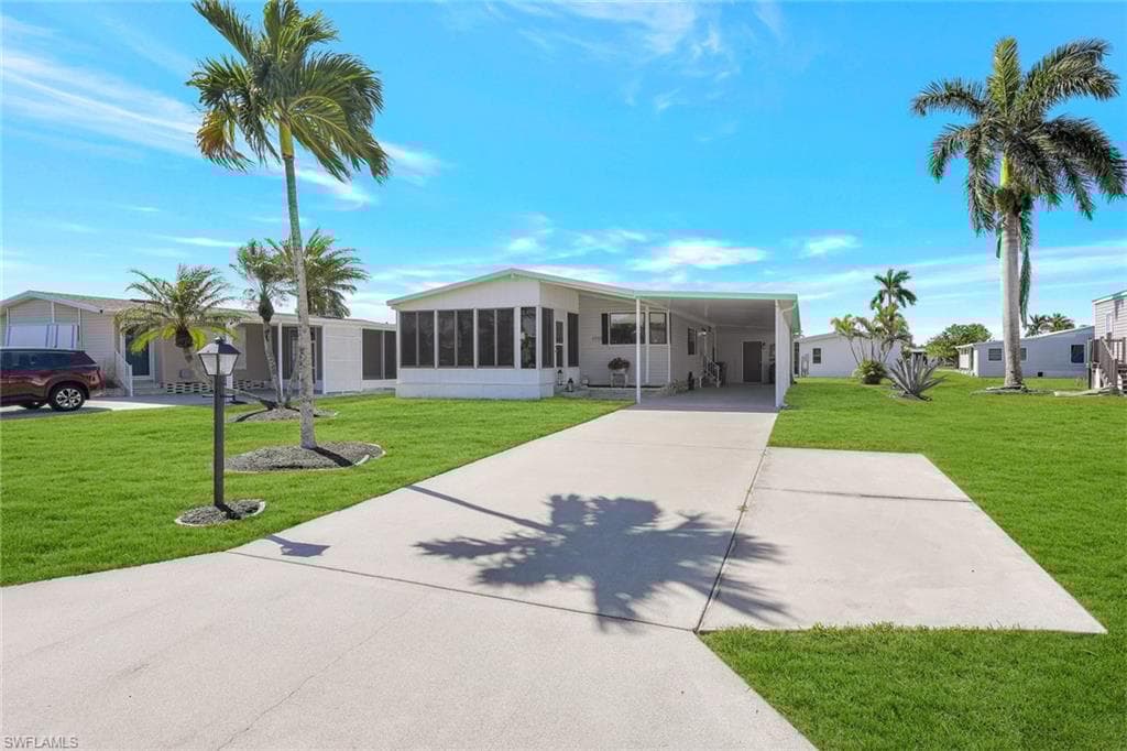 1753 Beverly Dr, Naples, FL 34114-26