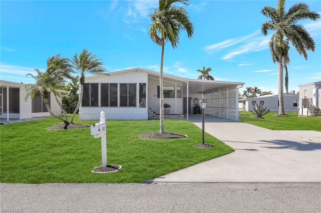 1753 Beverly Dr, Naples, FL 34114-3