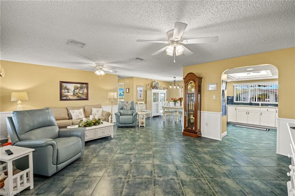 12911 Iona Rd, Fort Myers, FL 33908-4