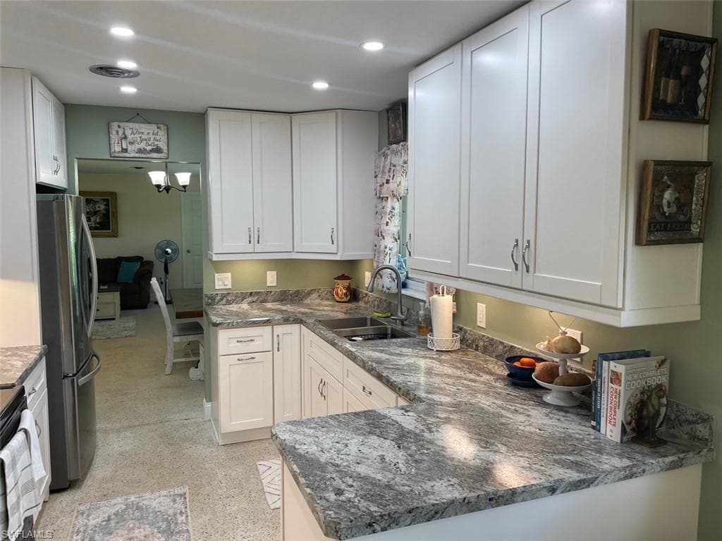17100 Lake Dr, North Fort Myers, FL 33917-9