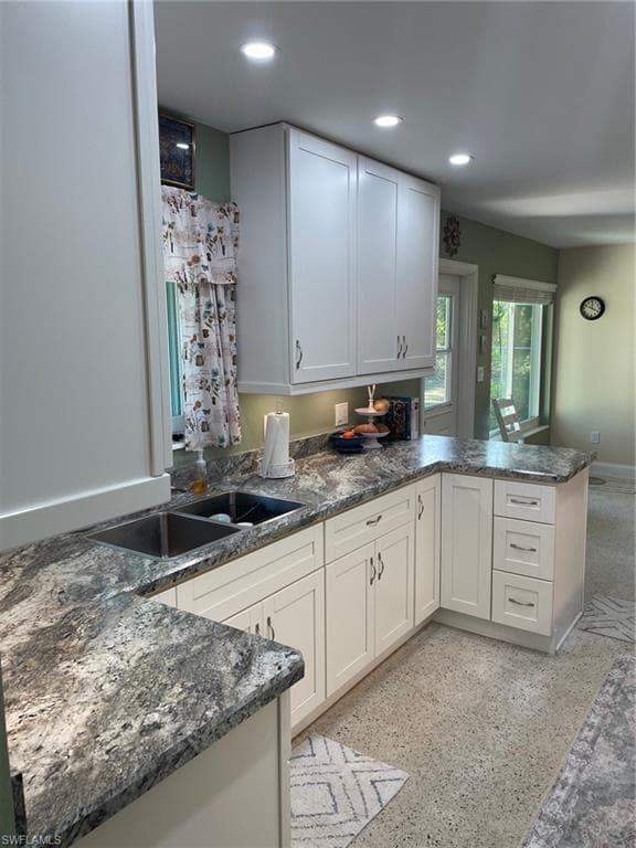 17100 Lake Dr, North Fort Myers, FL 33917-10