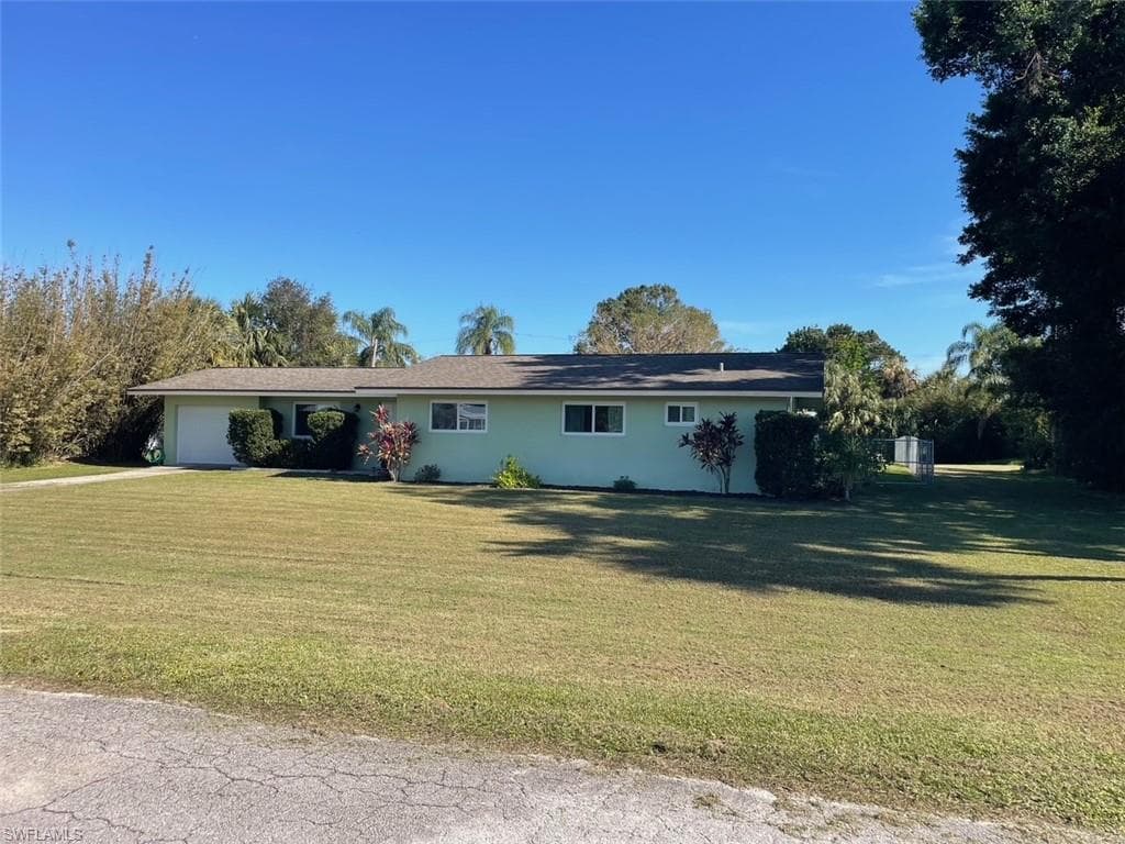 17100 Lake Dr, North Fort Myers, FL 33917-1