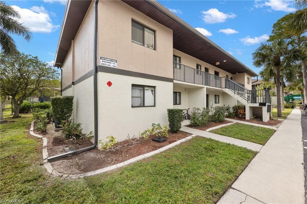 1231 Barrett Rd 1005, North Fort Myers, FL 33903-2