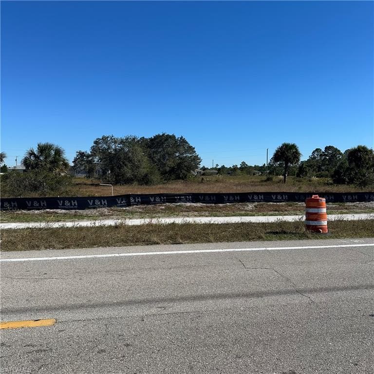 1029 Bell Blvd S, Lehigh Acres, FL 33974-1