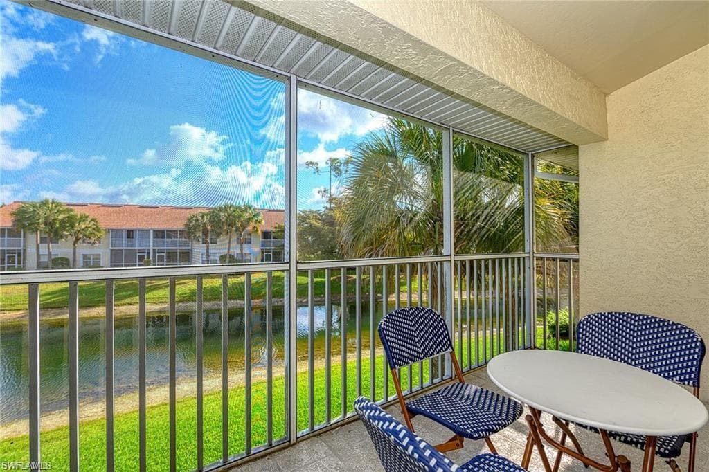 4970 Deerfield Way F-203, Naples, FL 34110-18