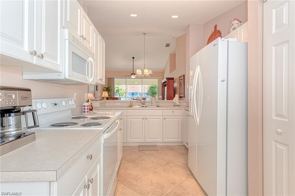 4970 Deerfield Way F-203, Naples, FL 34110-4