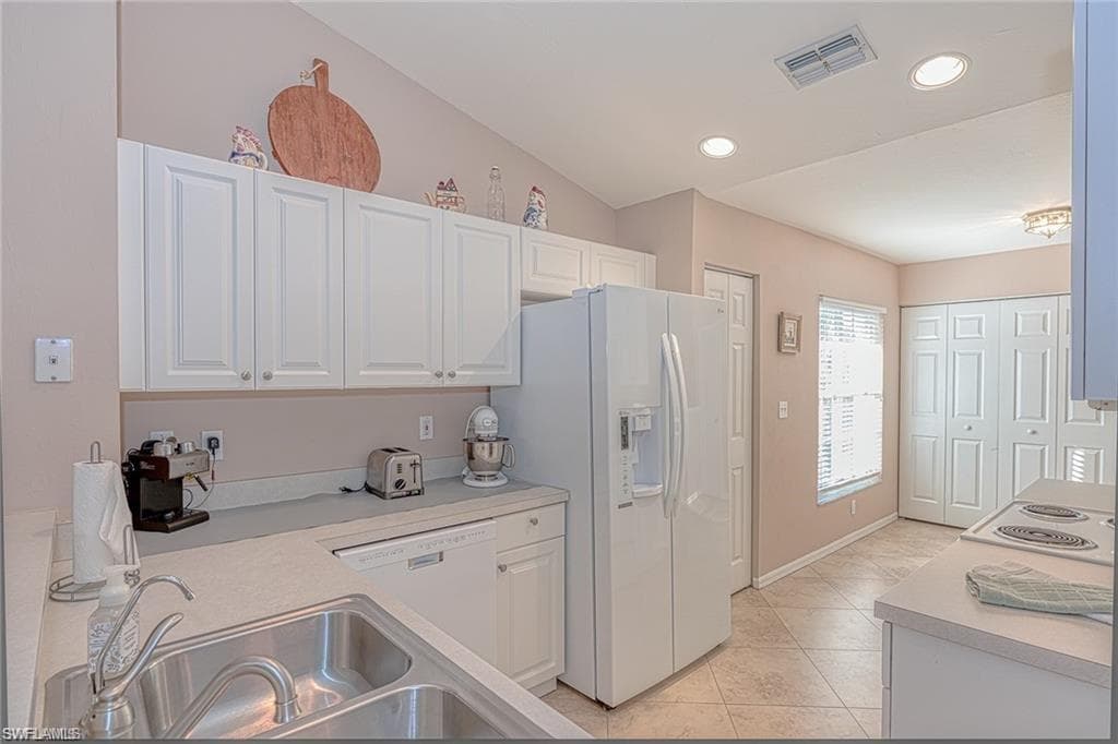 4970 Deerfield Way F-203, Naples, FL 34110-6