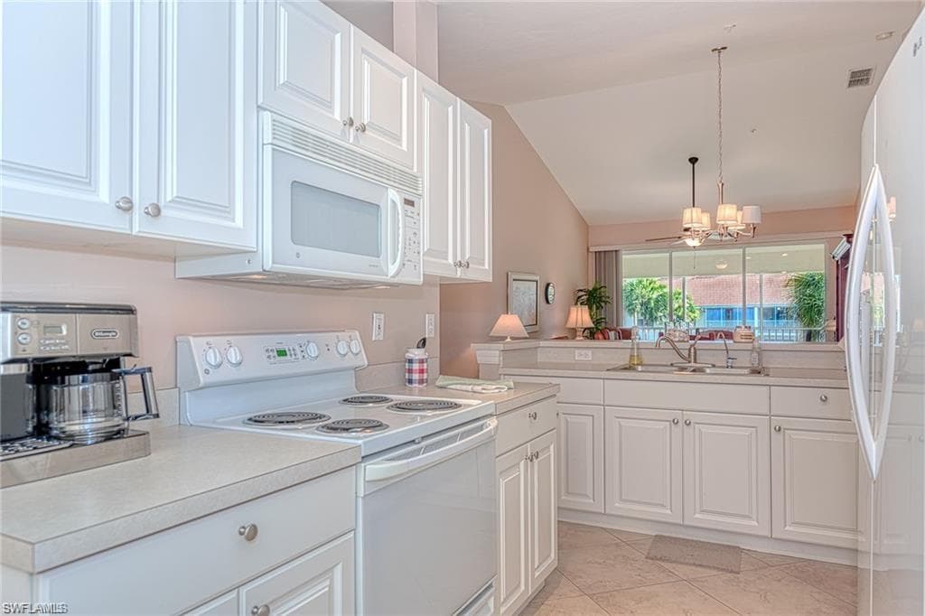 4970 Deerfield Way F-203, Naples, FL 34110-7