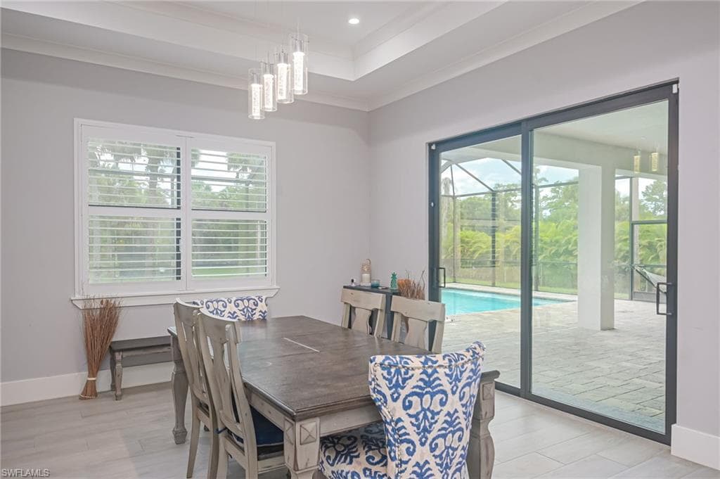 505 7th St NW, Naples, FL 34120-8
