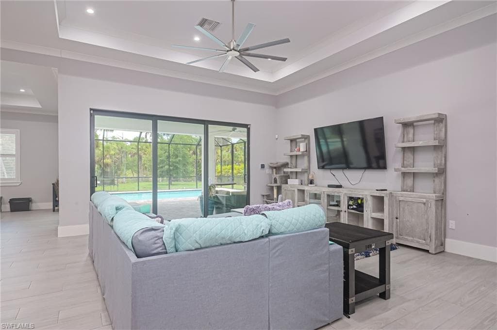 505 7th St NW, Naples, FL 34120-10