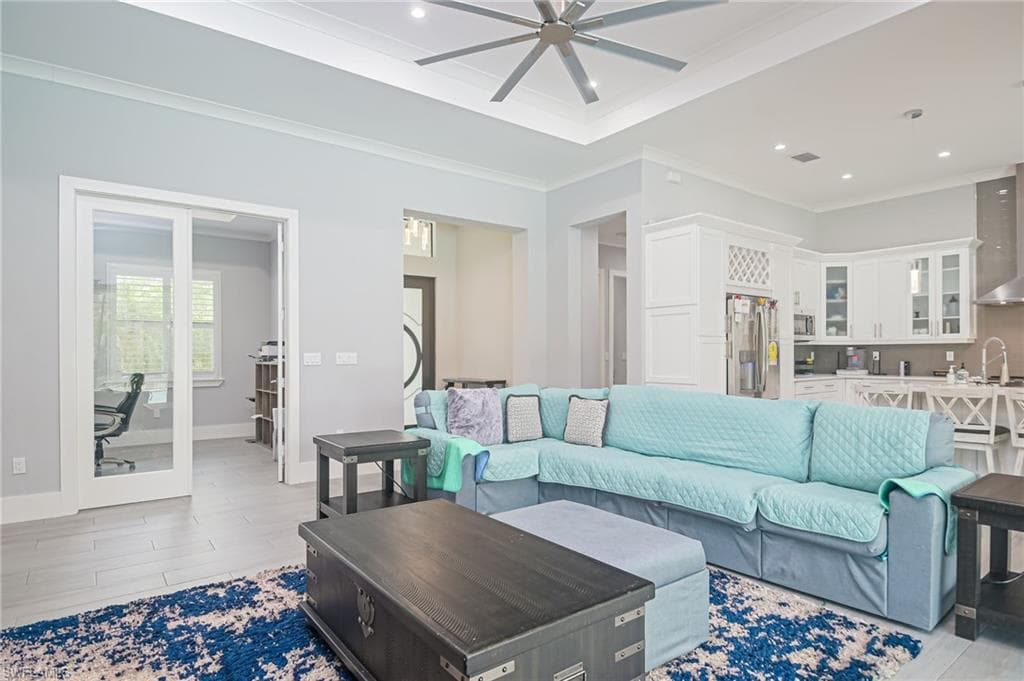 505 7th St NW, Naples, FL 34120-12