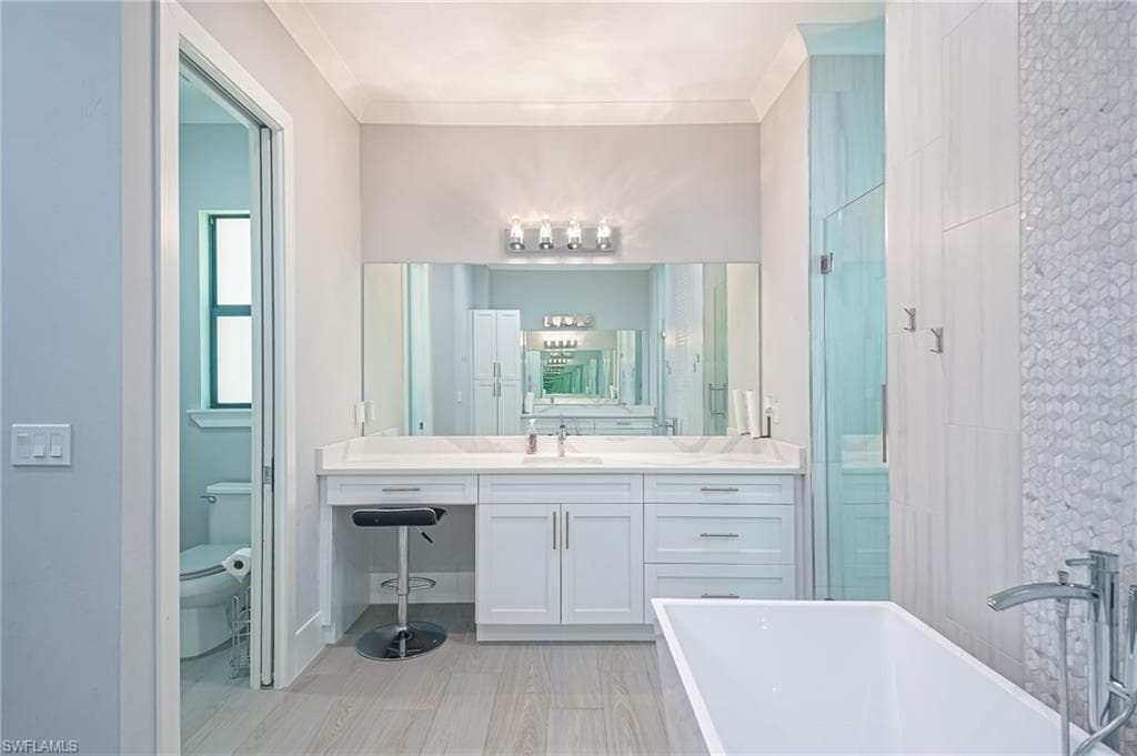 505 7th St NW, Naples, FL 34120-14