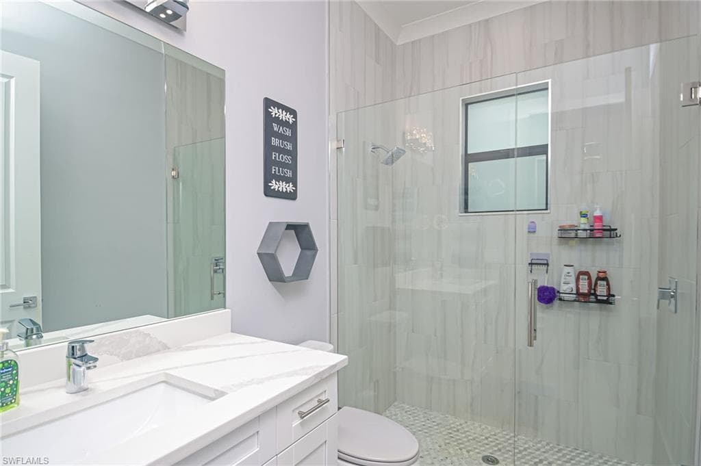 505 7th St NW, Naples, FL 34120-22