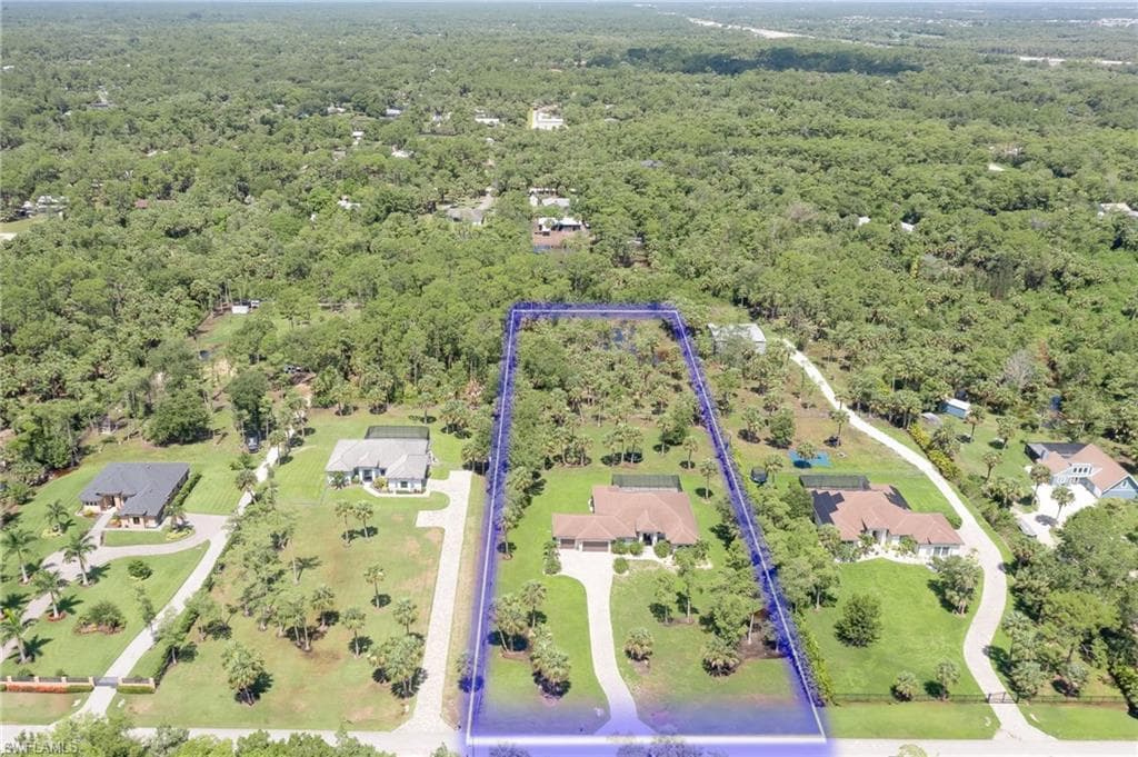 505 7th St NW, Naples, FL 34120-32