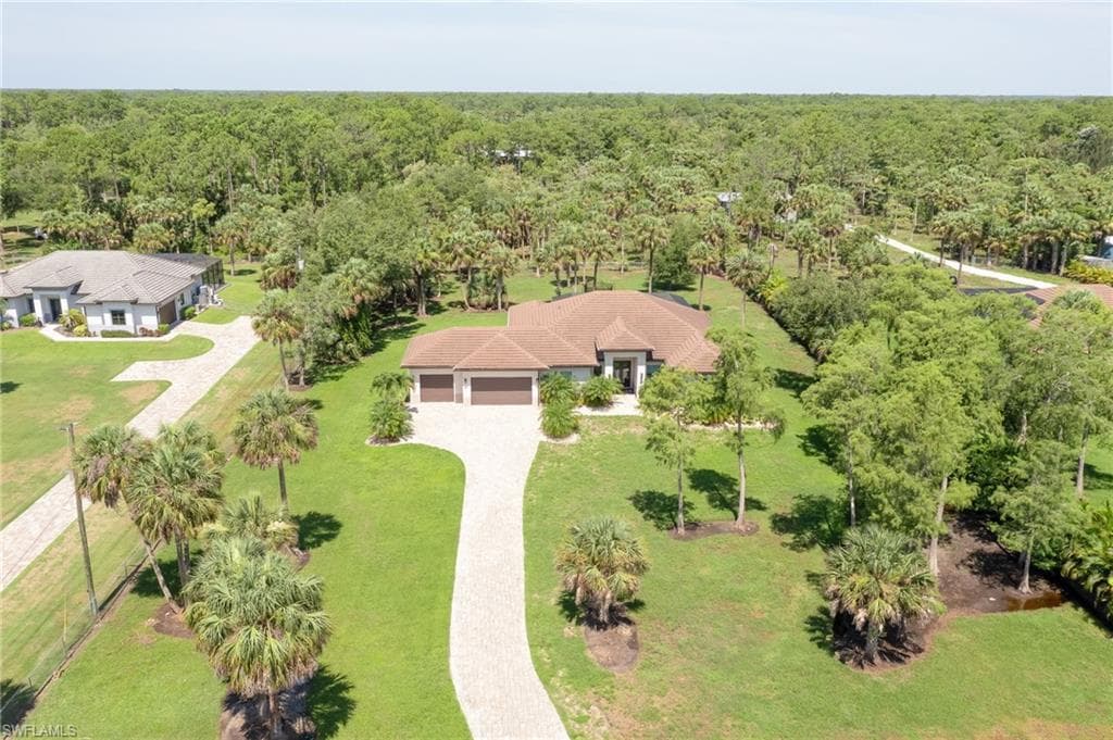 505 7th St NW, Naples, FL 34120-2