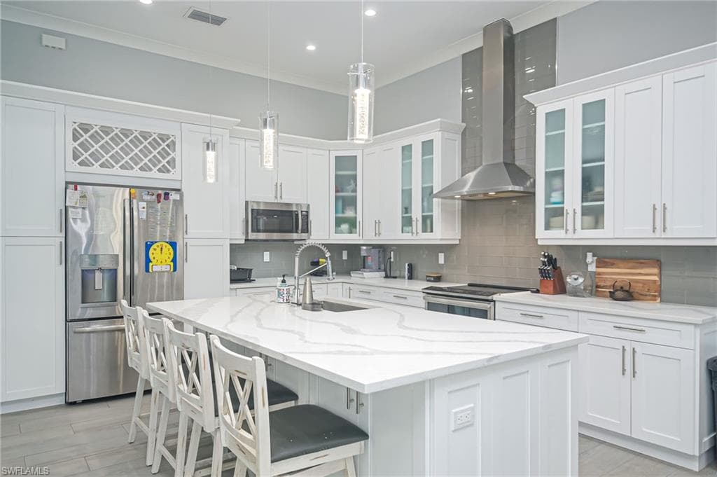 505 7th St NW, Naples, FL 34120-4