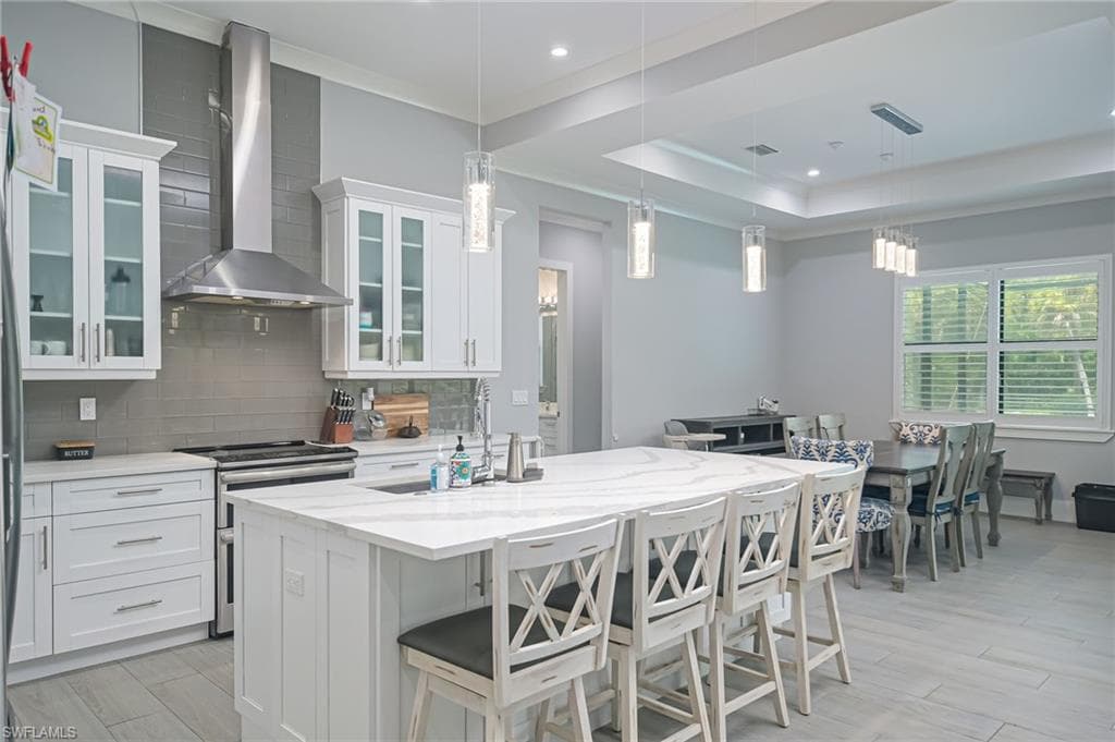 505 7th St NW, Naples, FL 34120-6