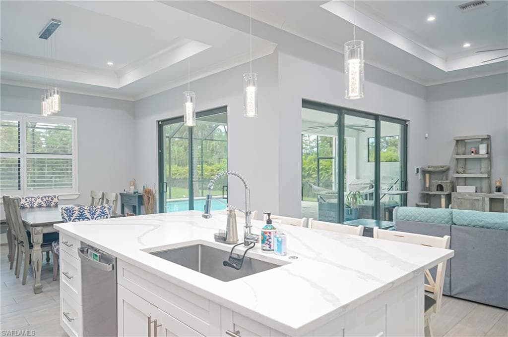 505 7th St NW, Naples, FL 34120-7