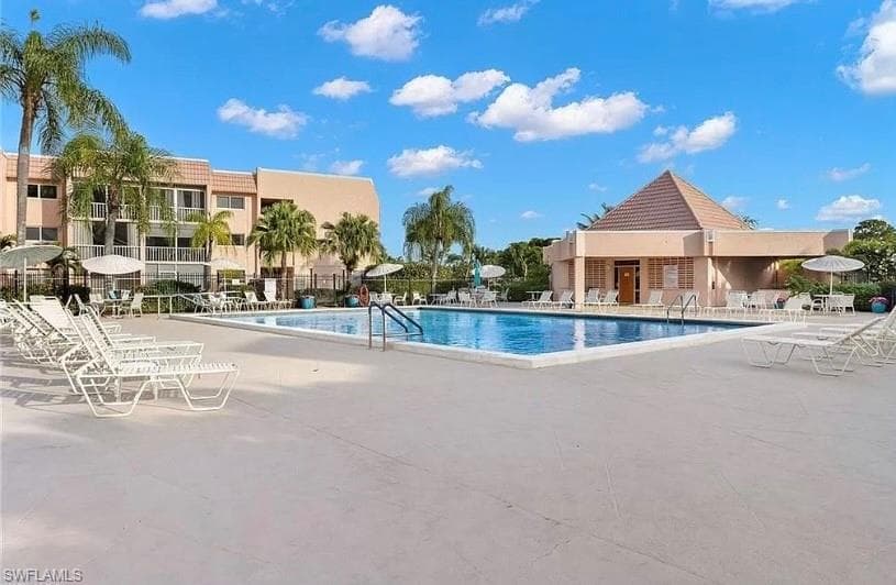 170 Turtle Lake Ct 304, Naples, FL 34105-3